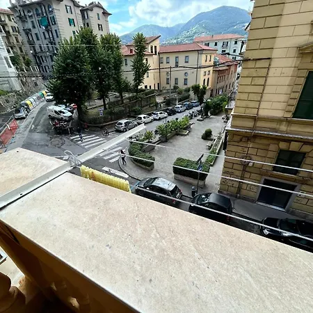 Apartment Aura